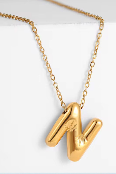 Sortie Aksesuar قلادة بالون بحرف N بتصميم ذهبي اللون