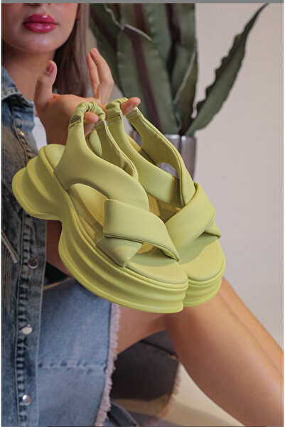 Guja 24Y420-1 Kadın Dolgu Topuk Yumuşak Sandalet