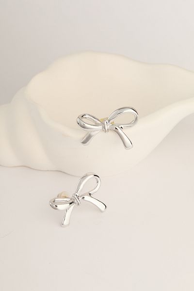 Elika Silver Bow Model Earrings - Stylish and Comfortable Design