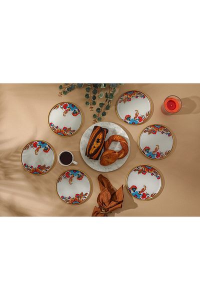 GÜRCÜGLASS White Floral Cake Plate