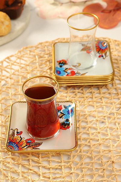 GÜRCÜGLASS طقم شاي مربع أبيض بنمط زهرة
