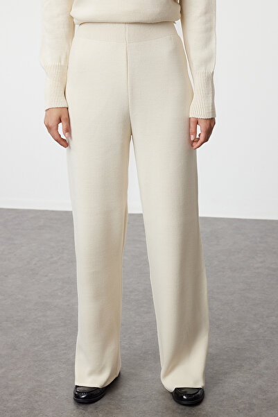 Trendyol Modest Σετ πλεκτών γιακά με μαύρο ριμπ εκρού - TCTAW25US00006