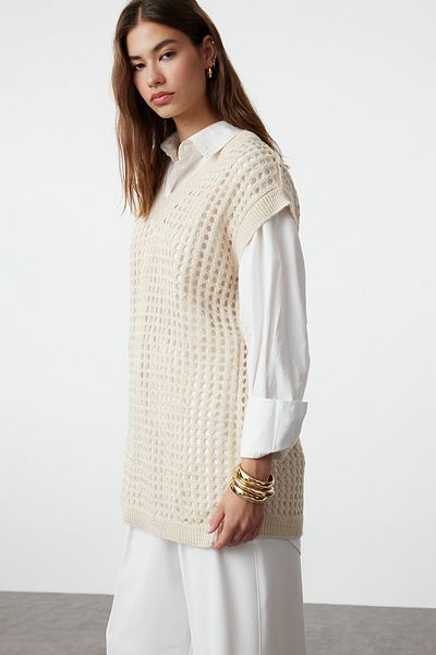 Trendyol Modest Beiger perforierter Strickpullover mit Ajourmuster - TCTAW25UV00003