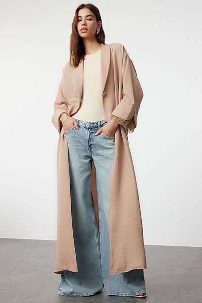 Trendyol Modest Beige Kappe mit Spitzendetail - Ferace/Abaya TCTSS24KF00036