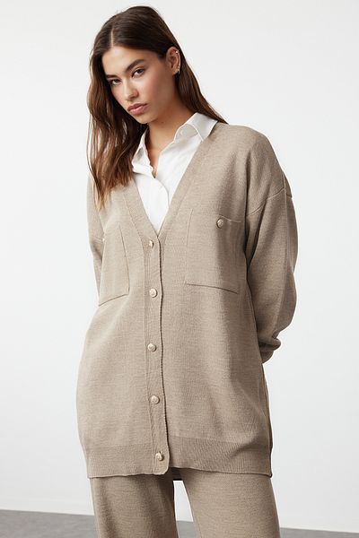 Trendyol Modest طقم كارديجان وبنطلون تريكو بأزرار من فرو المنك TCTAW24US00048