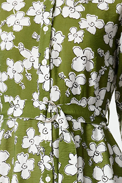 Trendyol Modest Πράσινο λουλουδάτο μοτίβο - υφαντό φόρεμα με ζώνη TCTSS24EB00265