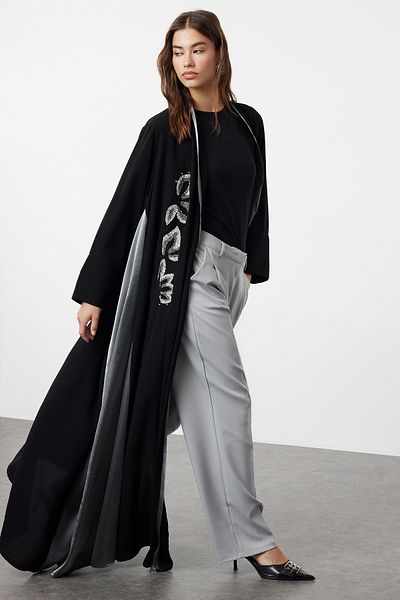 Trendyol Modest Medina Black Silk - قبعة مطرزة ومنسوجة، فيراس وعباءة - TCTSS24KF00056