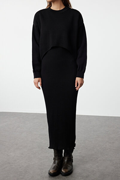 Trendyol Collection Sada svetrů a šatů Midi z pleteniny - Černá Twoaw25El00060