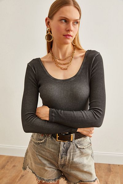 Olalook Anthrazitfarbene, gewaschene Camisole-Bluse für Damen mit breitem Kragen - BLZ-19000722