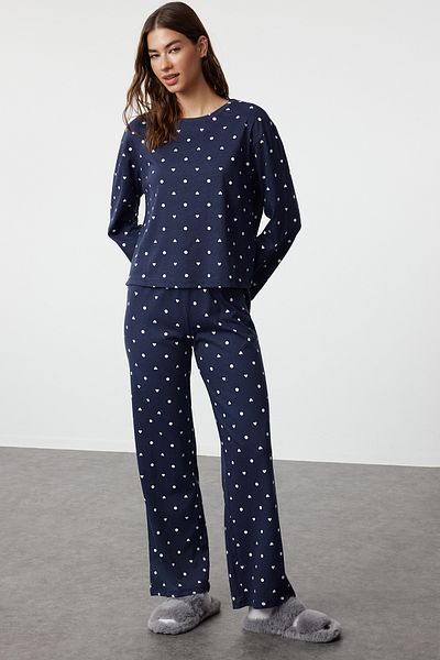 Trendyol Collection Marineblaues, gepunktetes und herzförmiges Pyjama-Set aus 100 % Baumwolle – THMAW25PT00039