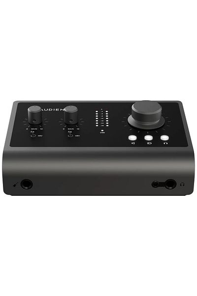 AUDIENT Id14 Mki - Fashionable and Convenient Id14 Model Outfit