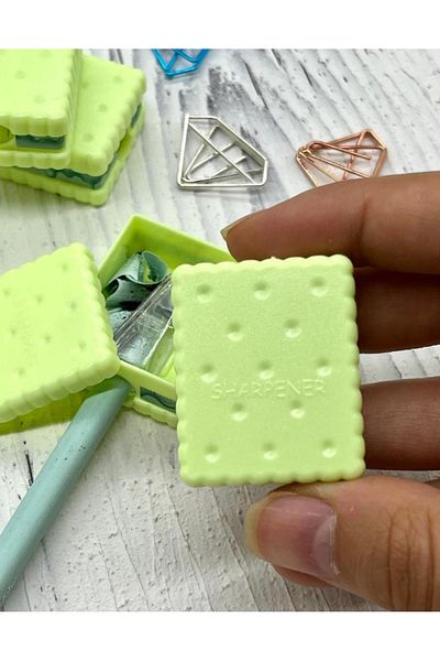 Kağıt Gemi Dükkan Soft Green Square Biscuit Pencil Sharpener / Pencil Sharpener