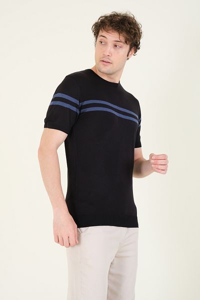 Giyim Dünyası Tricou negru cu dungi mercerizate pentru bărbați - decolteu