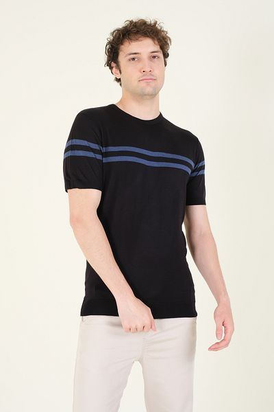Giyim Dünyası Tricou negru cu dungi mercerizate pentru bărbați - decolteu