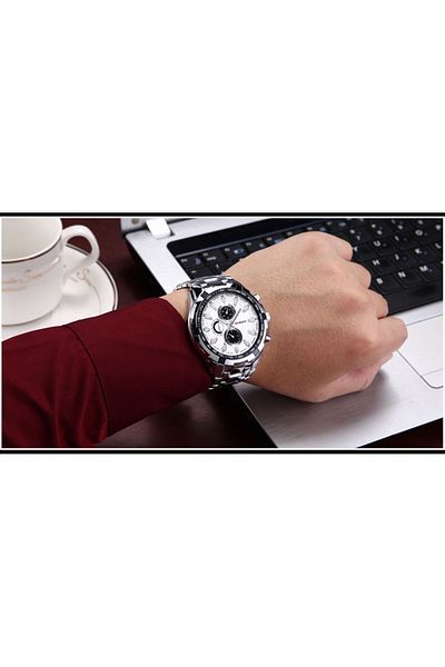 Universal Men's Sports Wristwatch