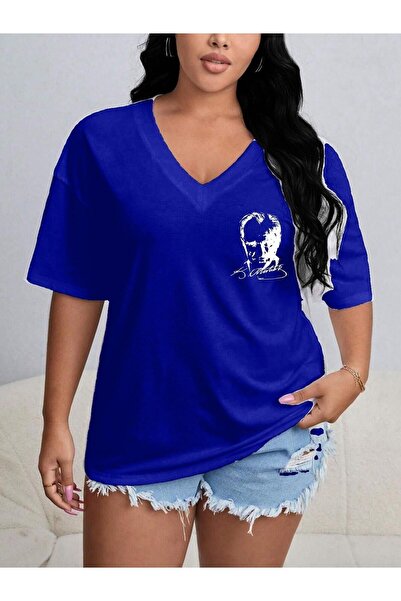QUEENSTOWN Дамска тениска с V-образно деколте, щампа „Мустафа Кемал Ататюрк“,...