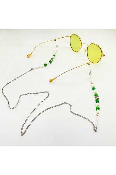 AR Chain Glasses with Heart Accessory Detail