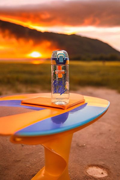 YDGR 660 ml Bpa-Free Silicone - Lockable Stylish Design Waterer with Finger Strap and Mouth