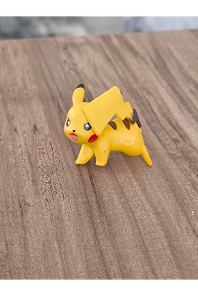 NB market مجسم بوكيمون بيكاتشو 4 سم و1 كرة بوكيتوبول - كرة بوكيمون