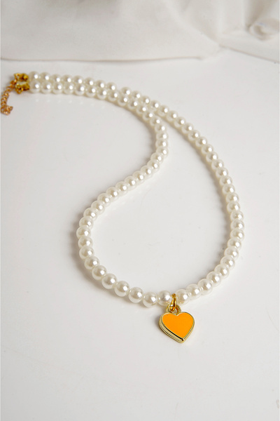 EUROMODA قلادة بتصميم قلب من اللؤلؤ باللون الذهبي