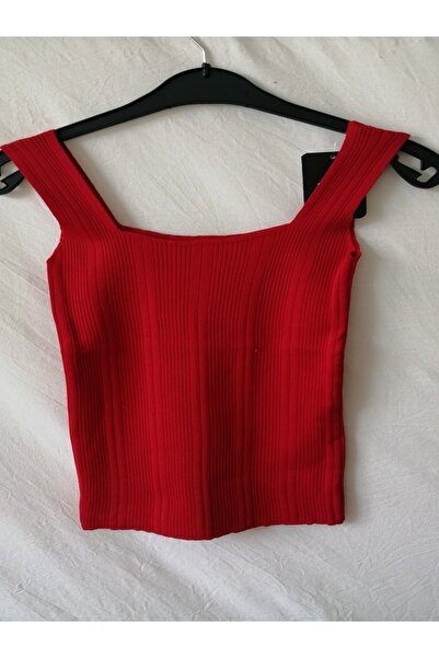 SEVDALI TASARIMLAR KIRMIZI TRİKO KARE YAKA BADY