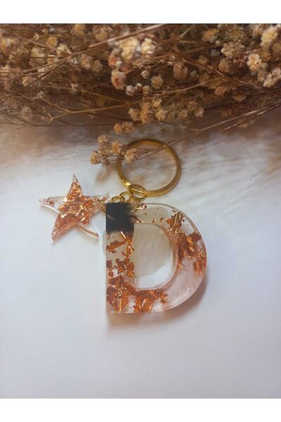 demirbasavm سلسلة مفاتيح مصنوعة يدويًا من الإيبوكسي بحرف D