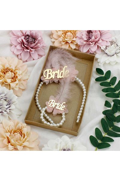 parti hediye sepeti Gold Written - Pink Feather Pearl Crown and Bracelet Set