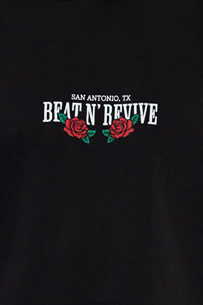 Trendyol Collection Черен суичър с качулка с бродирани цветя и качулка - полар/топъл TMNAW25SW00042