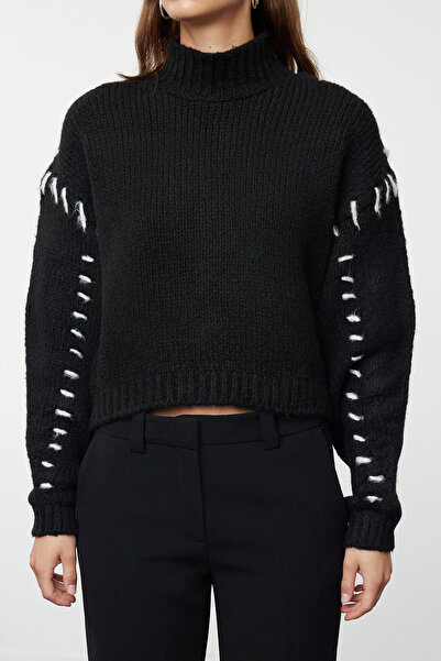 Trendyol Collection Pulover de tricotaj negru cu textura moale - Detaliu de fire TWOAW24KZ00633