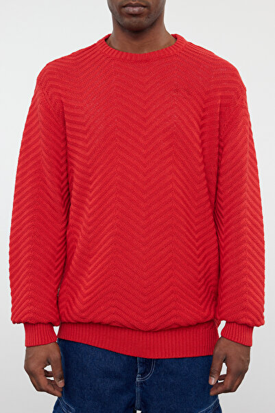 Trendyol Collection Piros normál pamut nyakú, texturált kötöttáru pulóver TMNAW25KZ00026