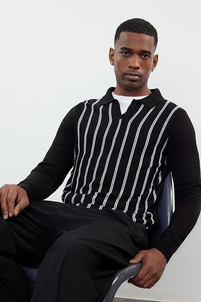 Trendyol Collection Black Striped Slim Fit Knitwear Sweater - Crew Neck Tmnaw25Kz00027