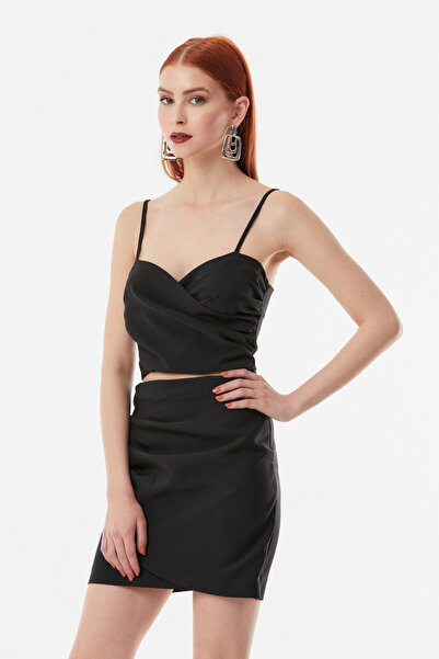 Fulla Moda Dvouřadý výstřih s hlubokým střihem, detailní šaty