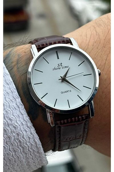 Show Time Men's Leather Wristwatch