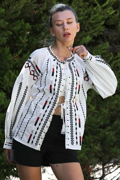 Chiccy Jachetă casual cu țesătură brodată albă - Gât rotund și mânecă cu balon