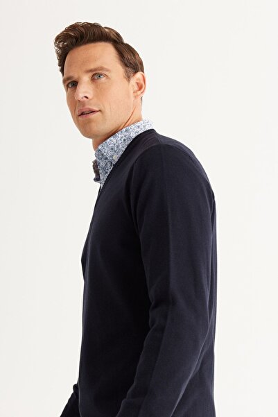 ALTINYILDIZ CLASSICS Men's Black Standard Fit Regular Cut V-Neck Cotton Knitwear Sweater