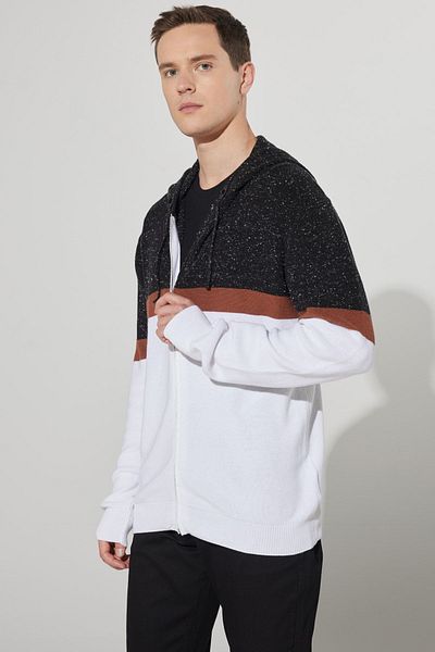 ALTINYILDIZ CLASSICS Herren-Strickjacke in Anthrazit-Ecru mit normaler Passform und Kapuze aus 100 % Baumwollstrick