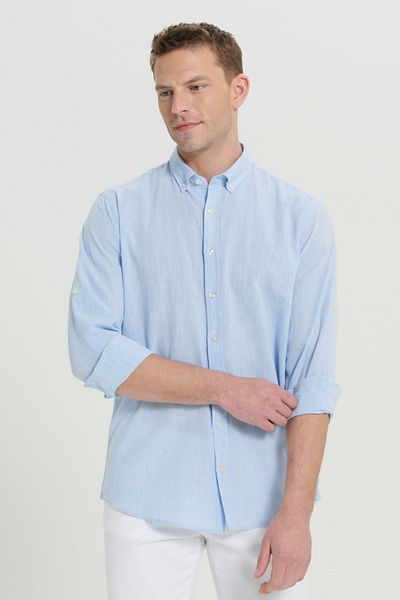 AC&Co / Altınyıldız Classics Hellblaues Leinenhemd Comfort Fit - Locker geschnitten mit geknöpftem Kragen für Herren