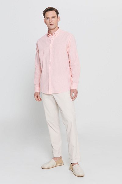 AC&Co / Altınyıldız Classics Leinenhemd Comfort Fit für Herren - Relaxed Fit, geknöpfter Kragen