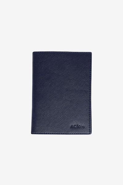 AC&Co / Altınyıldız Classics Handgefertigter Reisepasshalter aus marineblauem Kunstleder für Herren in besonderer Geschenkbox