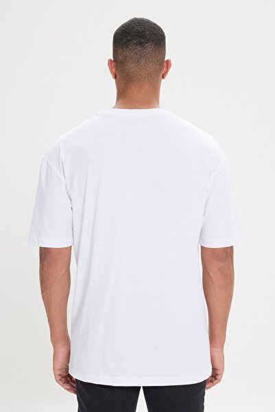 AC&Co / Altınyıldız Classics Λευκό ανδρικό μπλουζάκι με λαιμόκοψη 100% βαμβακερό εμπριμέ - μακριά εφαρμογή