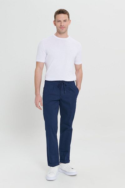 AC&Co / Altınyıldız Classics Pánské kalhoty s kapsami v námořnické modré Comfort Fit s uvolněným střihem