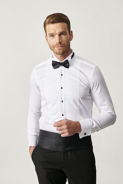 ALTINYILDIZ CLASSICS Maßgeschneidertes Slim-Fit-Hemd mit schmalem Schnitt für Herren in Weiß mit Anzugkragen in Weiß
