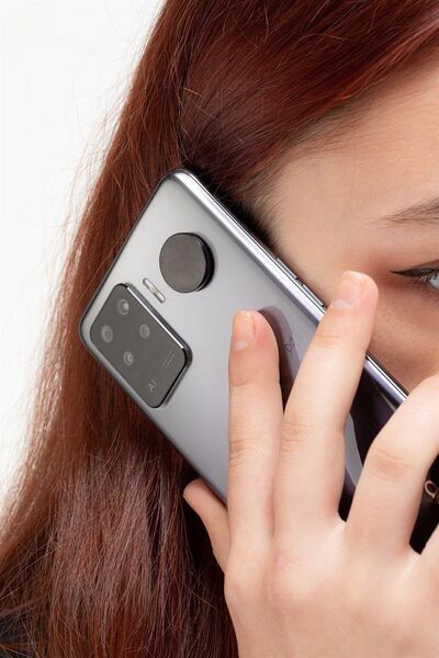 Zeynep Büyükbay Antira Telefon Arkalığı