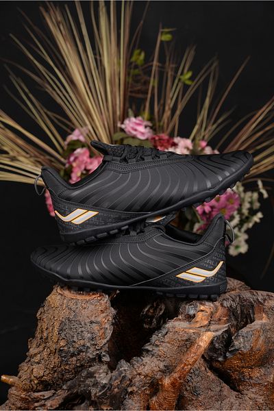 Lescon Pantofi de fotbal pentru bărbați din seria Legendary Black - Covor, câmp și futsal (36-45) Anti-alunecare, robust Durabil și garantat