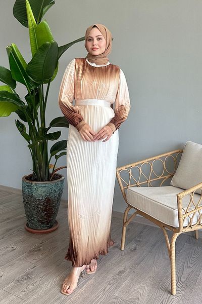 InStyle Rochie din satin bej - tranzițională și plisată