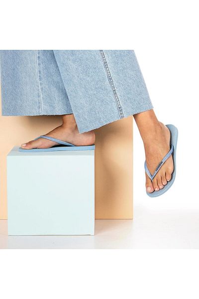 Havaianas Papuci de damă, cu dungi strălucitoare, iridescent, slim fit, albastru lavandă - 1056