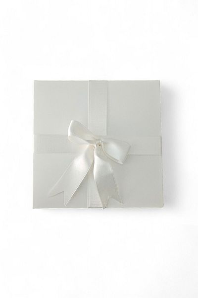 HEDİYEDİYE Gift Box with White Ribbon - Empty