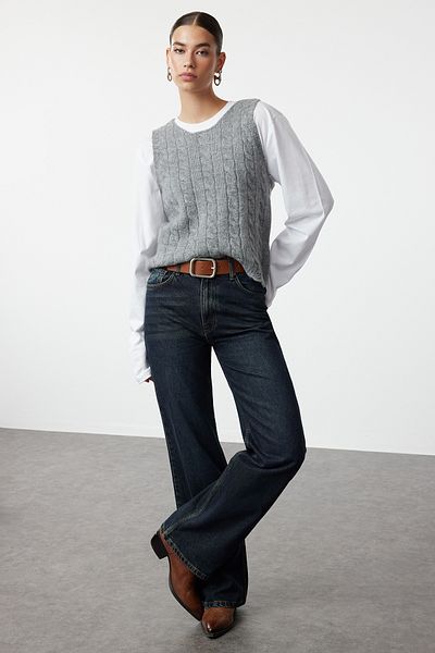 Trendyol Collection Anthrazitfarbener Strickpullover mit Strickdetail – weich strukturiert TWOAW25SV00009