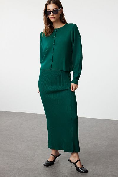 Trendyol Modest طقم كارديجان وفستان محبوك باللون الأخضر الزمردي - TCTAW25US00009