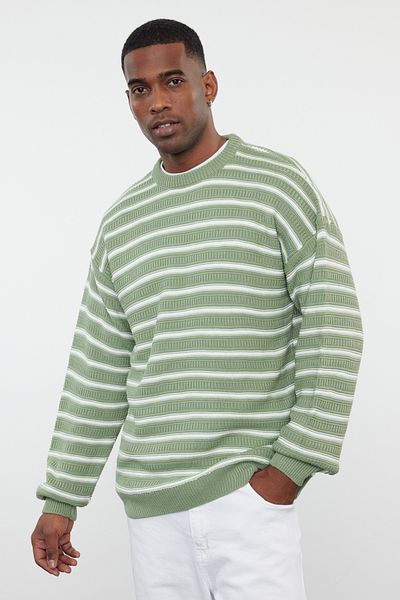Trendyol Collection Hellgrüner Unisex-Strickpullover in Übergröße – gestreift mit Rundhalsausschnitt TMNAW25KZ00025